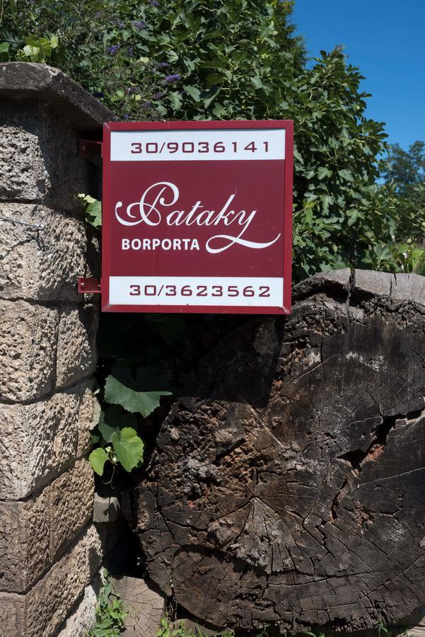타칼 Pataky Borporta B&B 외부 사진