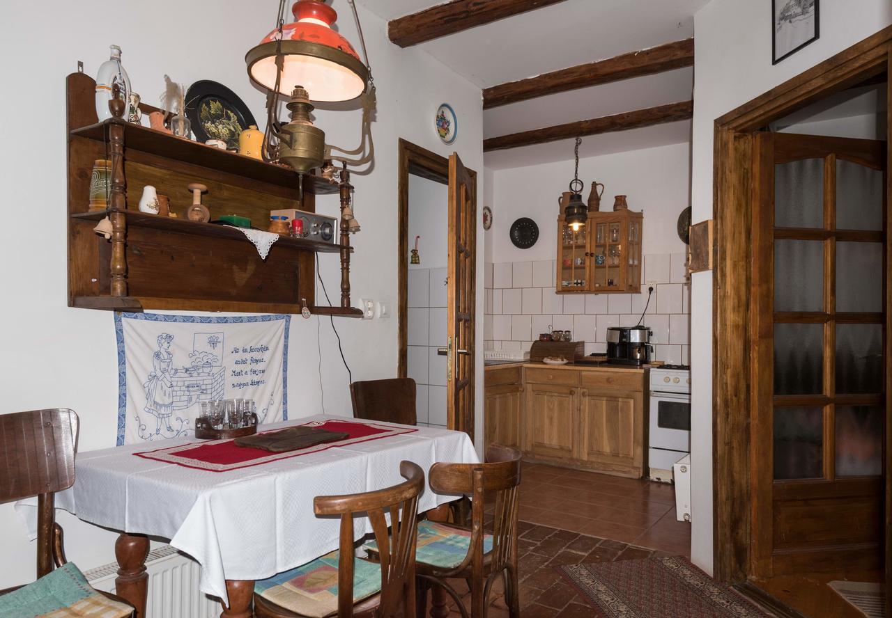 타칼 Pataky Borporta B&B 외부 사진